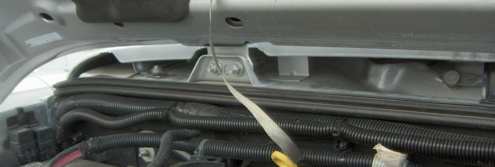 Engine compartment wiring - passenger side image